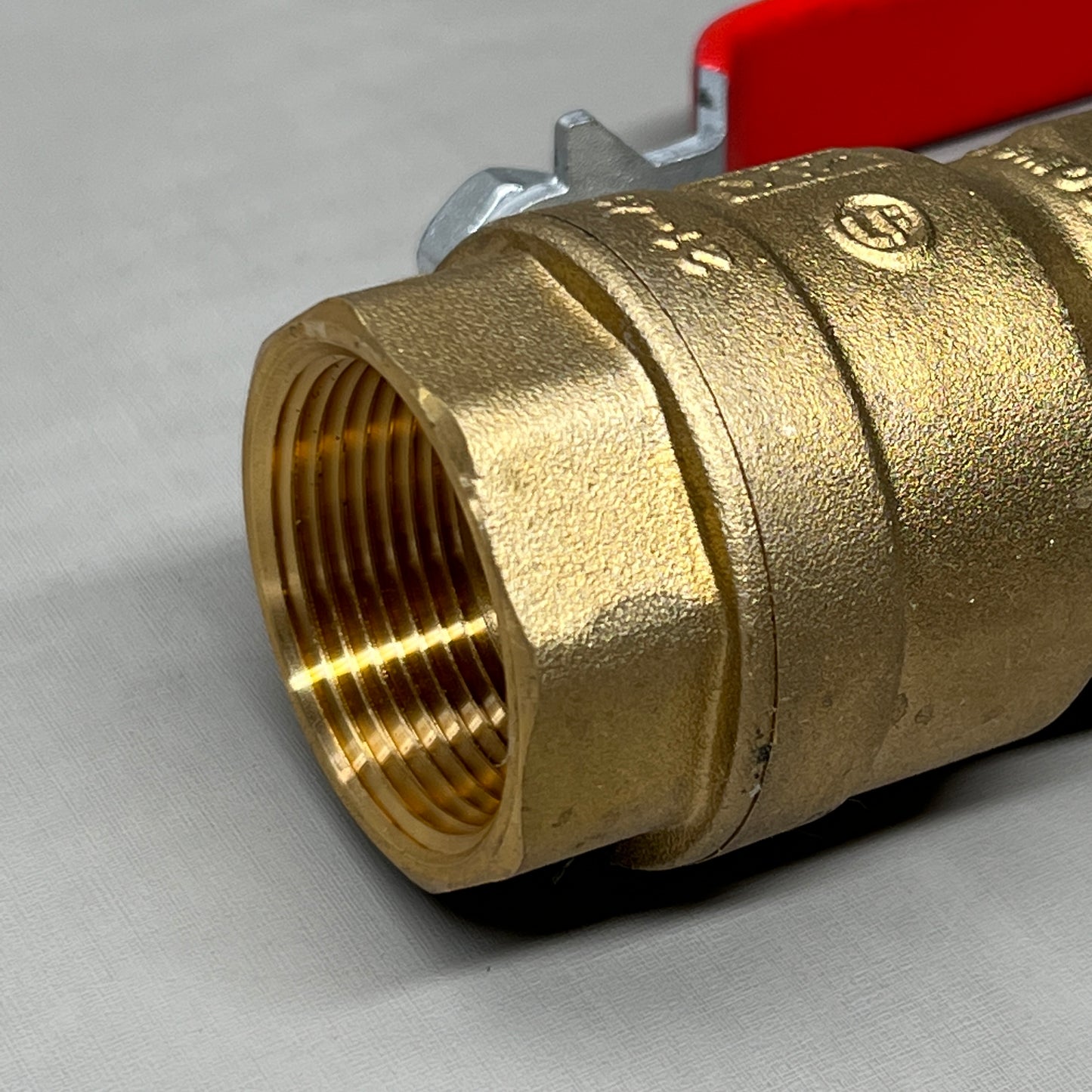 RED-WHITE VALVE Brass Full-Port Ball Valve 1-1/4" 1.47 lb 5592AB (New)