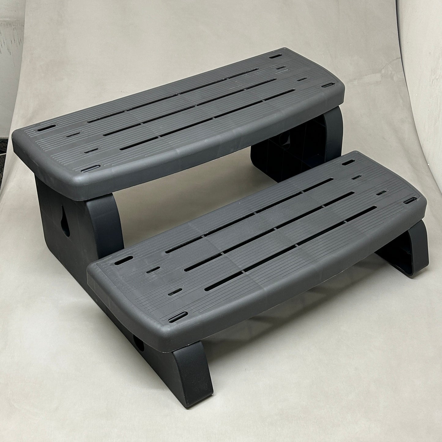 ZA@ WATERWAY Spa Steps Spa Stepping Stool Graphite 535-2209-GPH (New) G